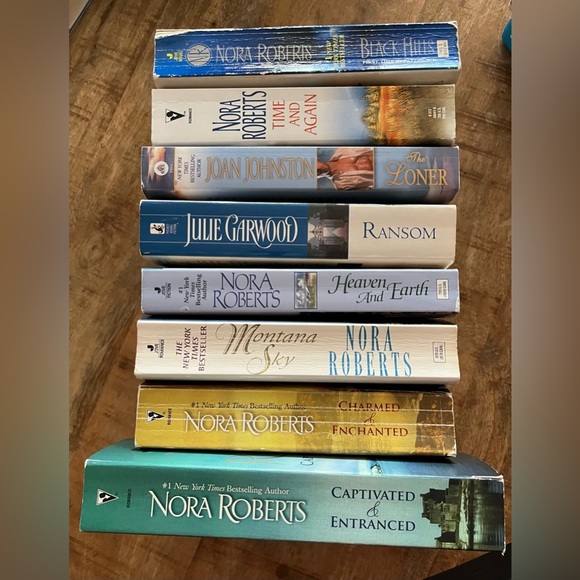 Nora Roberts and more book lot - Picture 3 of 3